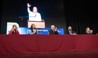 Encuentro del FdT  Nacional en Mendoza, con Adolfo como orador 
