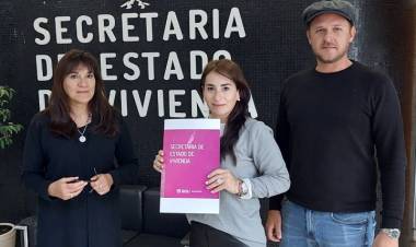 Siete familias más ya son adjudicatarias de sus hogares