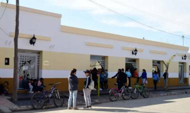 QUINES: la biblioteca popular tiene más de 13.000 títulos