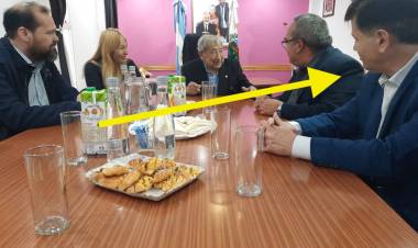 Reaparición política de Eduardo Monez Ruiz  con Britos 