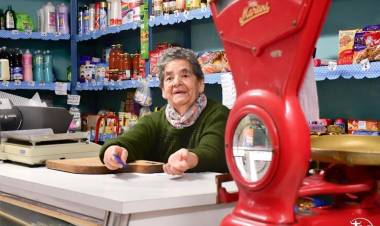 Don López y Doña Camucha.Historia viva del comercio de Koslay