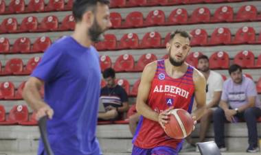 BÁSQUET - Agustín Más Delfino: “Es una categoría muy dura”