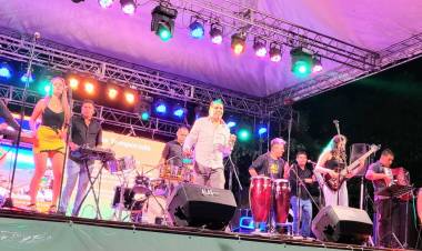 LOS MOLLES: hubo folclore y cuarteto