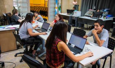 832 egresados de UPrO se convertirán en emprendedores