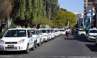 Entrega de los primeros créditos a propietarios de taxis
