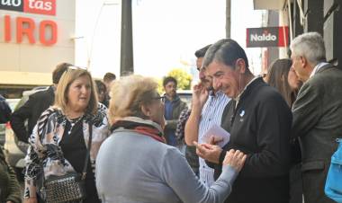 Gato Fernández y una caminata por la ciudad de San Luis