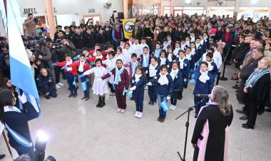 LOS MANANTIALES: se vistió de celeste y blanco 