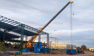 Alfazal y una nueva máquina compactadora de alfalfa