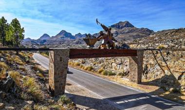 LA CAROLINA: nuevo pórtico, homenaje al minero 