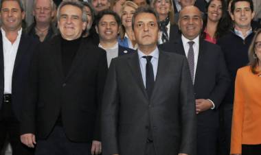 Alberto con Massa en Tucumán.El PJ de atomiza frente la derecha que quiere terminar con las Provincias 