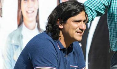 “El Gobierno cayó por los inútiles de los funcionarios”
