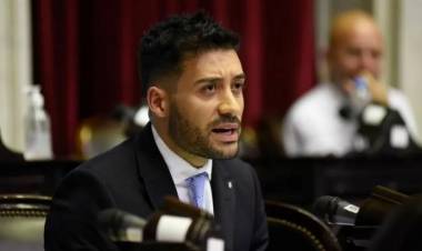Cacace, contra la reducción de la jornada laboral