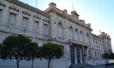 EL GOBIERNO DENUNCIARÁ PENALMENTE A POGGI 