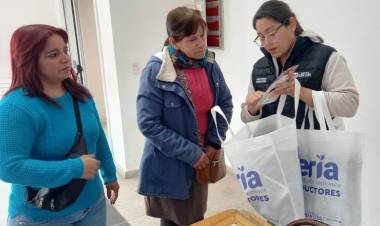 Entregaron más de 1.500 kits para el armado de huertas