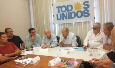 Adolfo pide que Poggi le tome todos su personal que tiene en el Senado  y que culmina el 10 de diciembre.