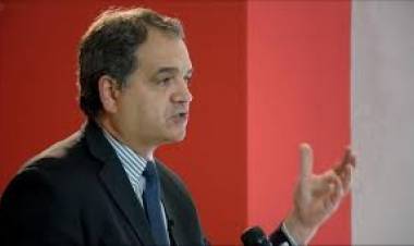 Salino a EA" es grave que el DNU esté todavía vigente estando fuera de la Constitución.El DNU no es conveniencia, es necesidad y urgencia que no fue justificada por MILEI.Sl Se rechazó a pesar de los aprietes"