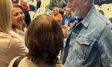 Según Perfil , Alberto Rodríguez SAA pegó duro y le pegaron duro .El viejo discurso de quién es traidor.Le recordaron su Candidatura por CF en 2011