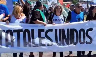 Discurso : no invitaron a Alberto y hay expectativas sobre la  presencia o no de Adolfo .Mil Policías para sujetar las protestas 
