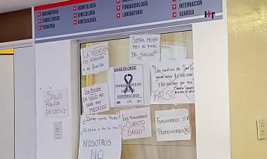 Tratan de mentirosa a Spagnuolo en Tilisarao, con paro incluído de brazos caídos .Caos total en Tili.APTS se puso los pantalones Varios hospitales hacen rifas para comprar alcohol o gasas o algodón.Vergonzoso.El papel de botón de Rivas, detestable.