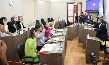 Concejo Deliberante San Luis.El PJ no se ablanda frente a la torpeza de la conducción del Concejo . Increíble que la mayoría con el alquiler de Sánchez, acuse de desestabilizador a la minoría.