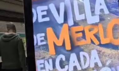 Merlo en las Estaciones de Subte.Inteligente campaña turística de Alvarez Pinto.