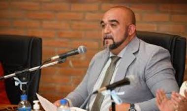 El valor de 15 cuadras de asfalto,es lo que le da Poggi a Villa Mercedes. La mitad , la pone Frontera . 10 puestos de trabajo, podría generar . Insignificante.