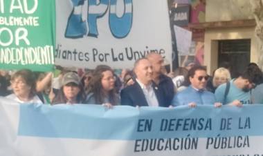Maxi Frontera y Marcelo Sosa encabezaron la marcha a favor de la Educación Pública.Fuerte gesto político 