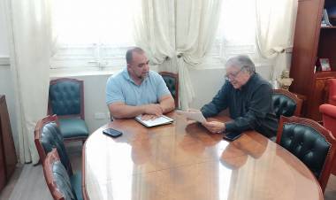 Acuerdo Municipio - Municipales. Confirman bono de 350 mil y blanqueo  de 50 mil .Habrá caja navideña.