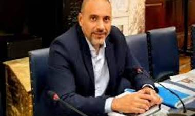 La Punta: GIL : si yo estuviera en lugar de Ayala habría agua. Está haciendo sufrir a la gente.Desasrrosa situación con el calor 