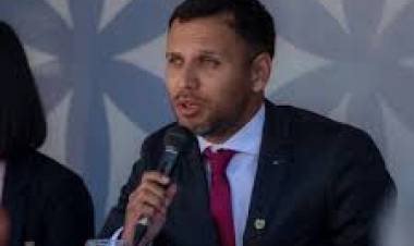 Potrero : una elección pendiente.Que conviene ? Pegarla a la Nacional o sola. Gómez tiene gestión y mira encuestas . 