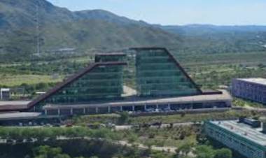 El Gobierno  de San Luis achicó la Coparticipación de 6 meses a 5, sin explicación . Desnaturalización de Presupuestos .Las dudas sobre la actualización sobre Censo 2022.EDESAL en la mira . Escenario de crisis .