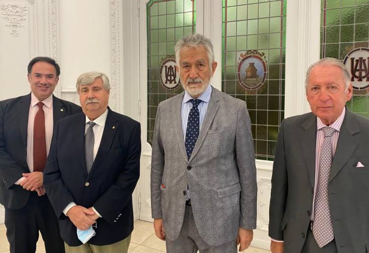 Alberto y una agenda productiva provincial con la UIA