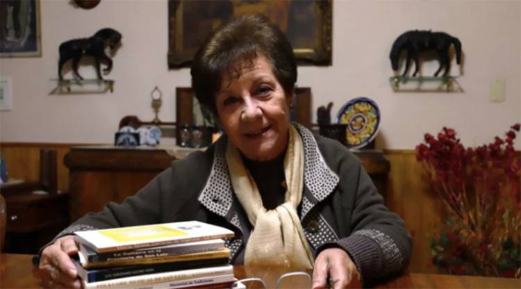 LITERATURA PUNTANA:  “Cholita” Carreras, también poeta