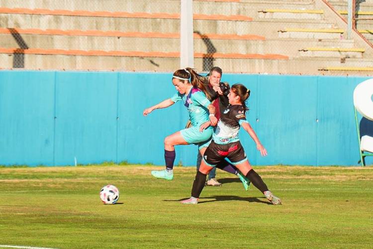 FÚTBOL FEMENINO - San Luis FC festejó un nuevo triunfo 
