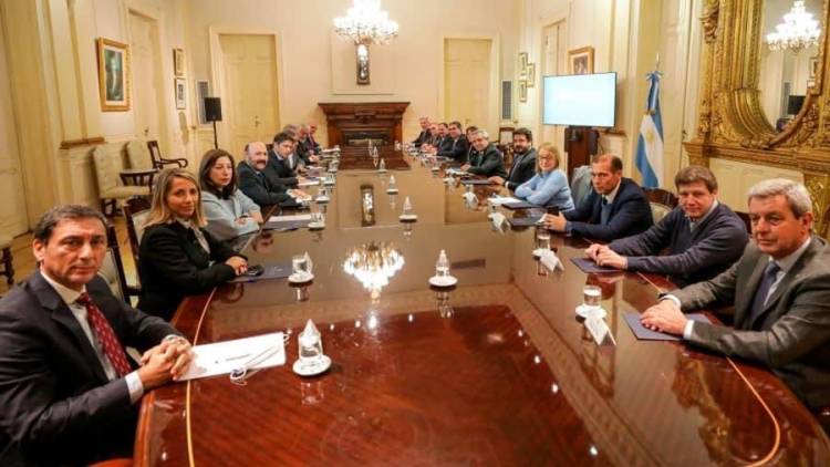 Alberto pidió que los Gobernadores sean parte de la solución  y de las desiciones  de Gobierno.Reunión con el Presidente 
