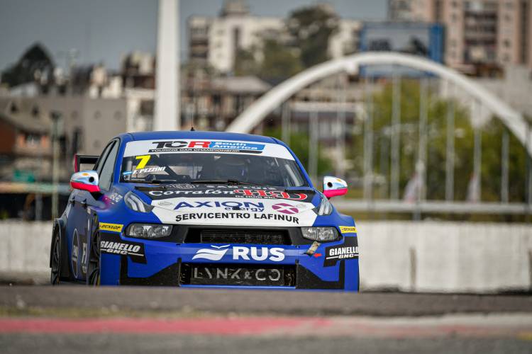 TCR SOUTH AMÉRICA: Pezzini sigue líder 