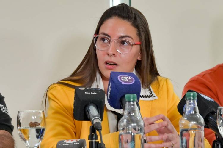 Mazzina”El encuentro plurinacional hace 34 años que se realiza por ONGs cómo está vez. El Gobierno acompaña con  herramientas para garantizar que todo salga bien. 2 mil millones en lo económico traerá “No es contra nadie , solo discutir derechos . 