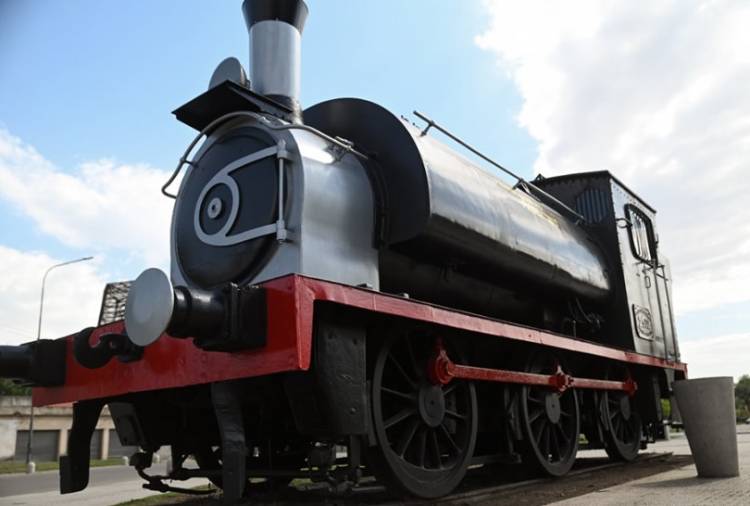 Recuperación de otro ICONO Mercedino , la Locomotora, que habia sido abandonada 