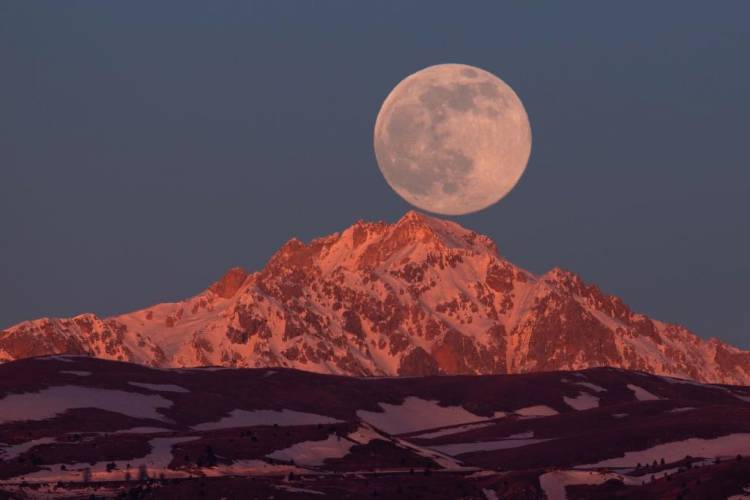 Noche de Luna llena en este 6 de Enero.Se verán postales  de noches de Lobo.