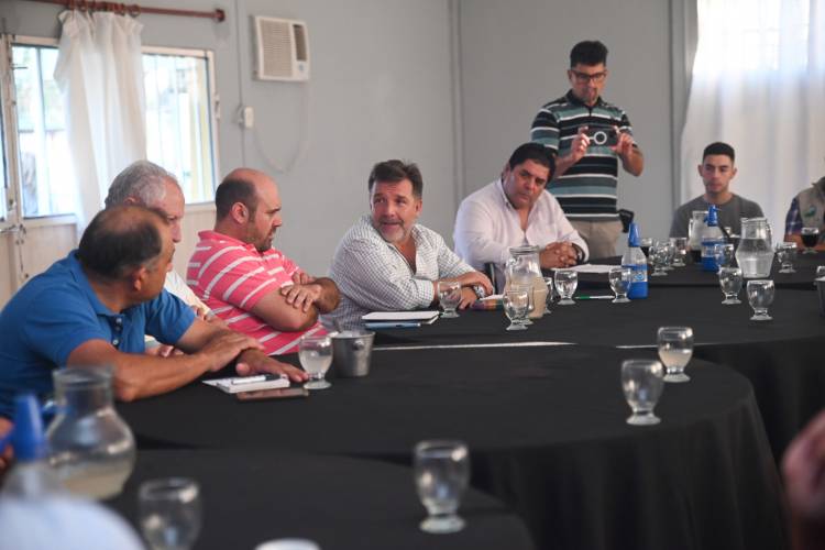 Las 6 Entidades Rurales formarán un Consejo Asesor con Producción. Lo acordaron con Amitrano en Mercedes, donde el Ministerio tiene oficinas permanentes. Recorren los Centros Ganaderos