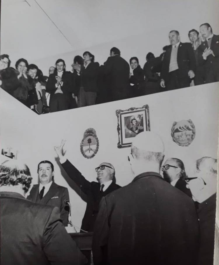 Elías Adre”el peronista Gobernador que cayó en el 76.Quien fue y sus ideas y obras Había ganado con el 67%.La Educación fue su gran aporte y él Acta de Reparación Histórica