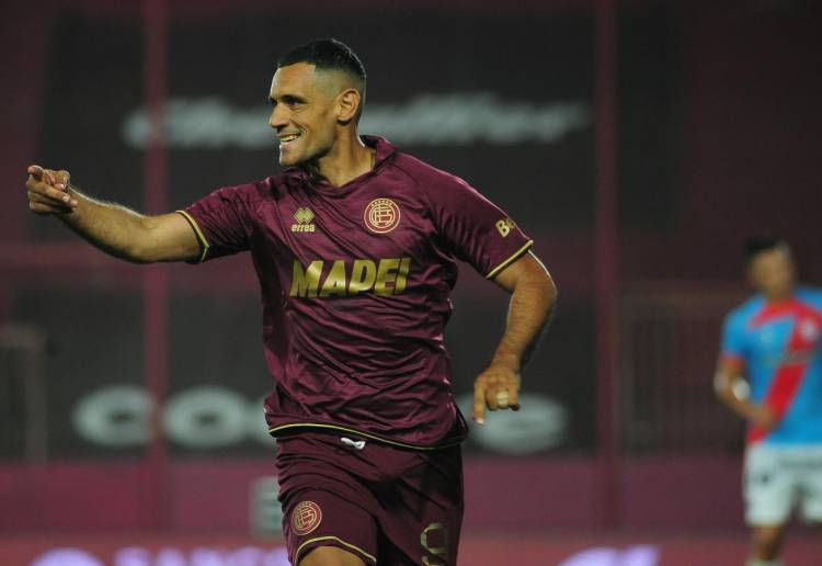 FÚTBOL: José “Pepe” Sand, el goleador de las 4 décadas