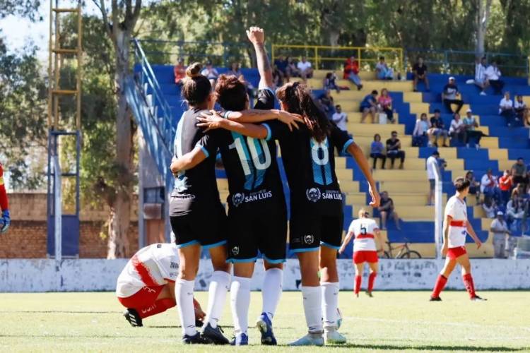 FÚTBOL FEMENINO: San Luis FC ganó en casa y quedó puntero