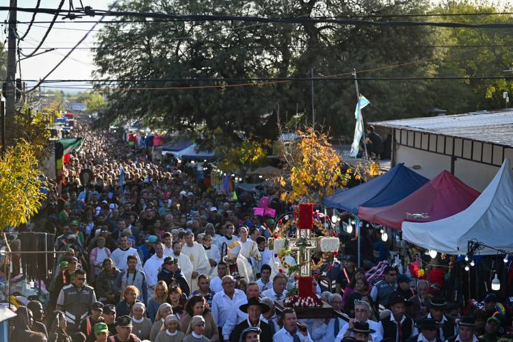 Multitudinaria procesión en Villa de la Quebrada
