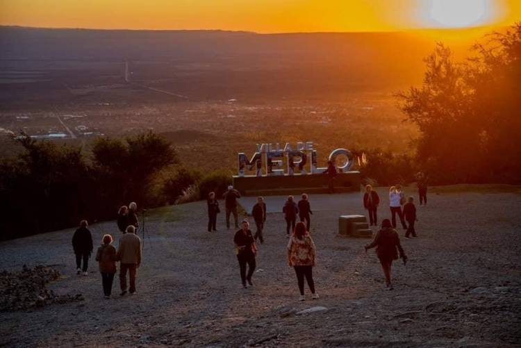 Merlo:Repavimentarán el camino al FILO.Otra obra de aporte al Turismo 