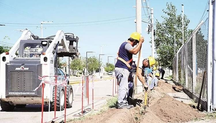 J. KOSLAY: gas natural para el barrio Malvinas Argentinas 