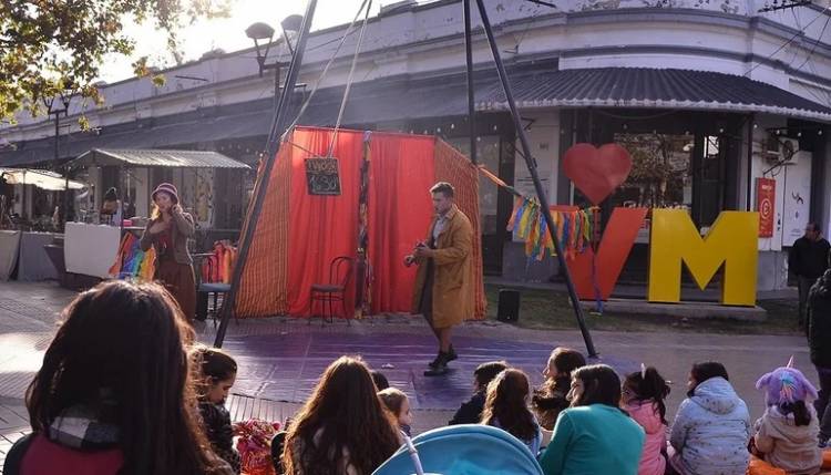 VILLA MERCEDES: arte callejero en la Plaza del Mercado