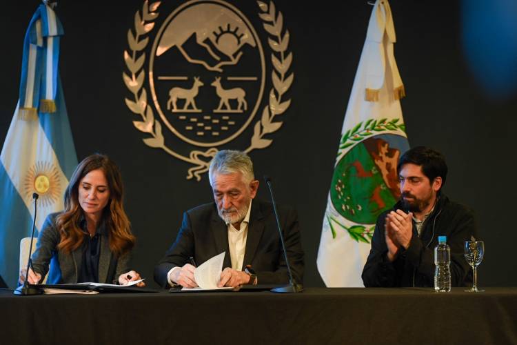 NACIÓN Y PROVINCIA FIRMARON CONVENIOS 