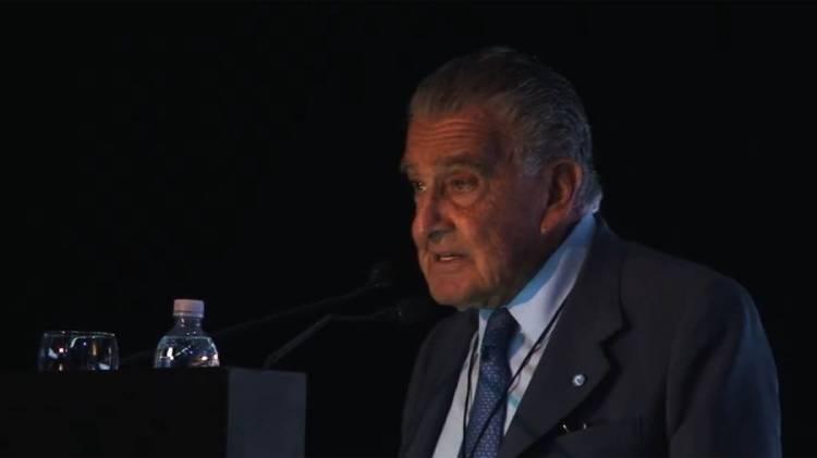 Eunekian "El principal apoyo a MILEI, empleado? lo criticó duro por  decir barbaridades del PAPA y el BRICS