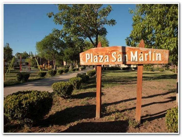LUJÁN: desfile de carrozas y murgas estudiantiles